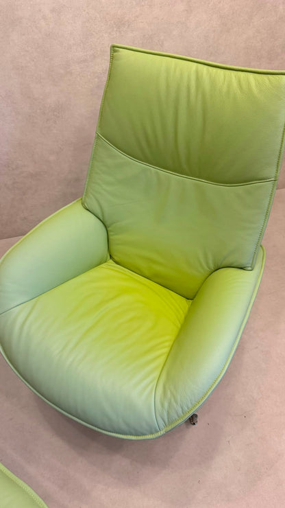 Skandinavischer Sessel Lotus von Kebe aus Leder mit Ottoman