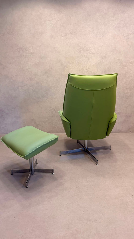 Skandinavischer Sessel Lotus von Kebe aus Leder mit Ottoman