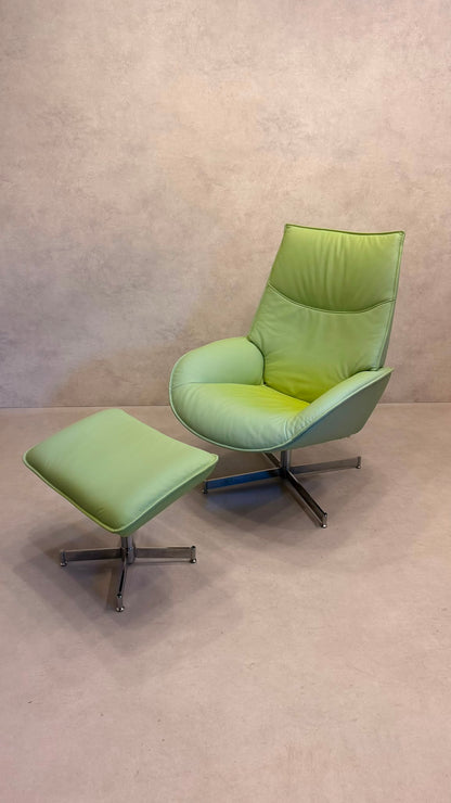 Skandinavischer Sessel Lotus von Kebe aus Leder mit Ottoman