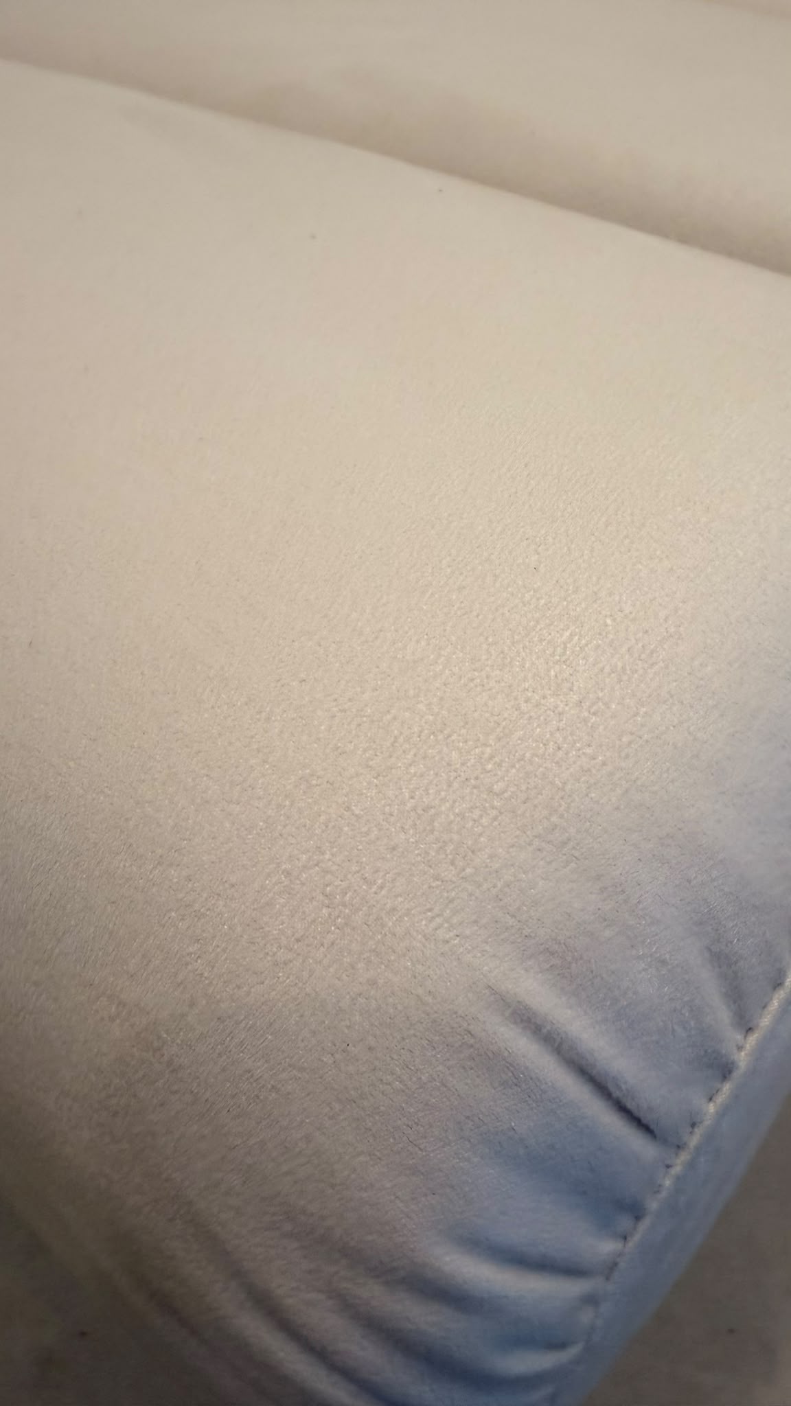 Candy Design Lounge Sessel mit robustem Mikrofaserbezug