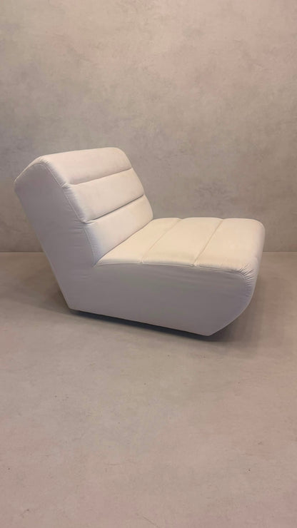 Candy Design Lounge Sessel mit robustem Mikrofaserbezug