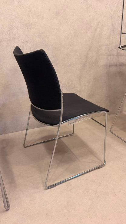 Casala Design Stapelstuhl Curvy schwarz gepolstert mit Chrom