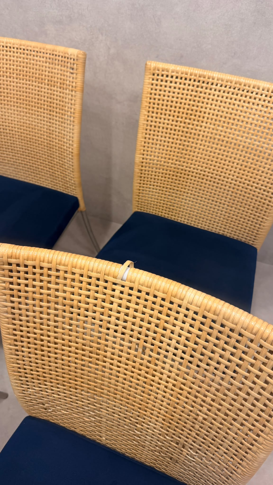 4er Set Design Stühle Rattan Stil Edelstahl Samt blau/beige