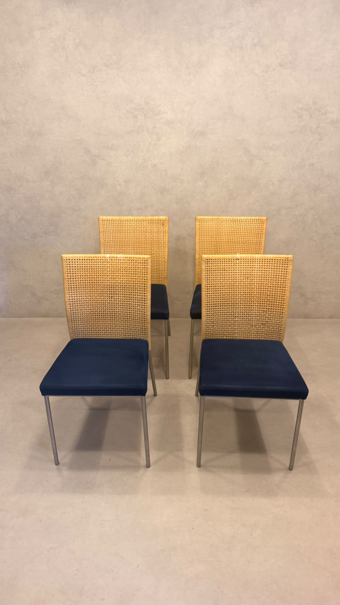 4er Set Design Stühle Rattan Stil Edelstahl Samt blau/beige
