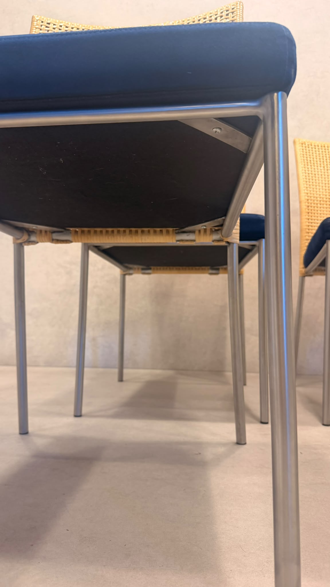 4er Set Design Stühle Rattan Stil Edelstahl Samt blau/beige