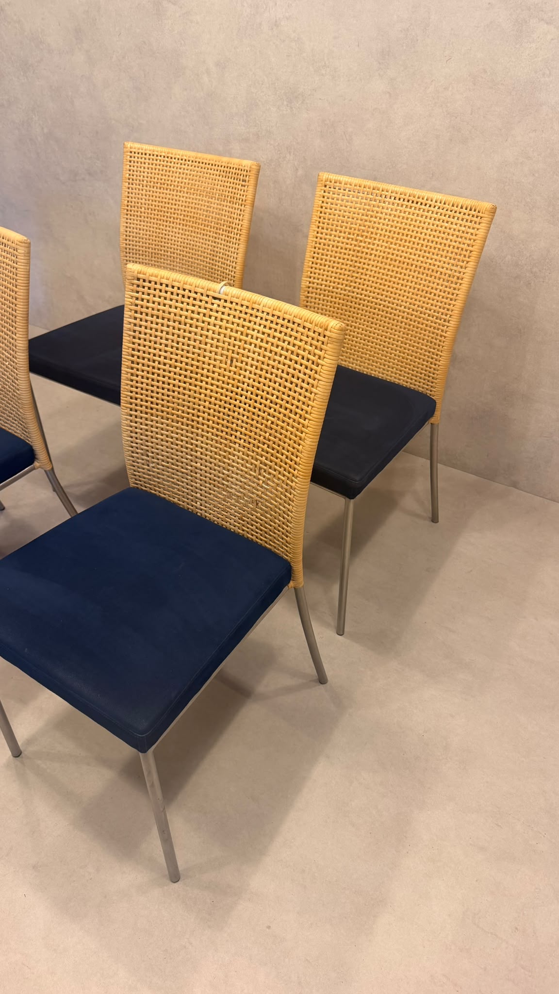 4er Set Design Stühle Rattan Stil Edelstahl Samt blau/beige