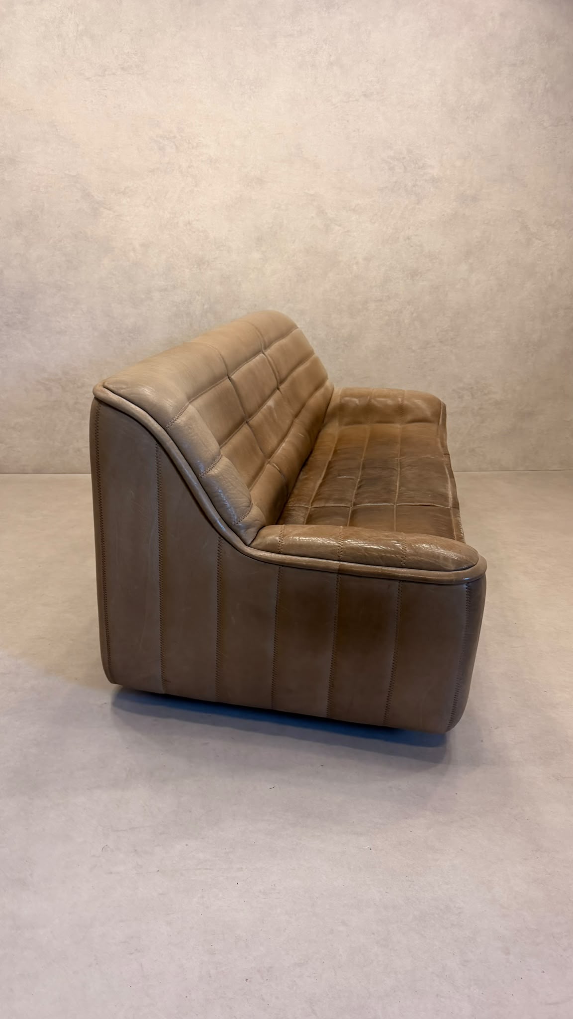 3-Sitzer Sofa DS-84 von De Sede aus Büffelleder (2)