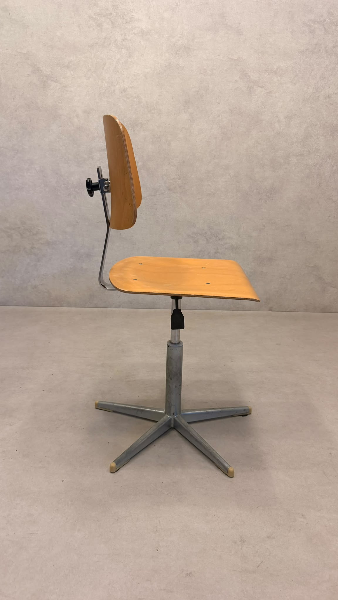 Vintage Industrie Drehstuhl Werkstattstuhl Atelierstuhl