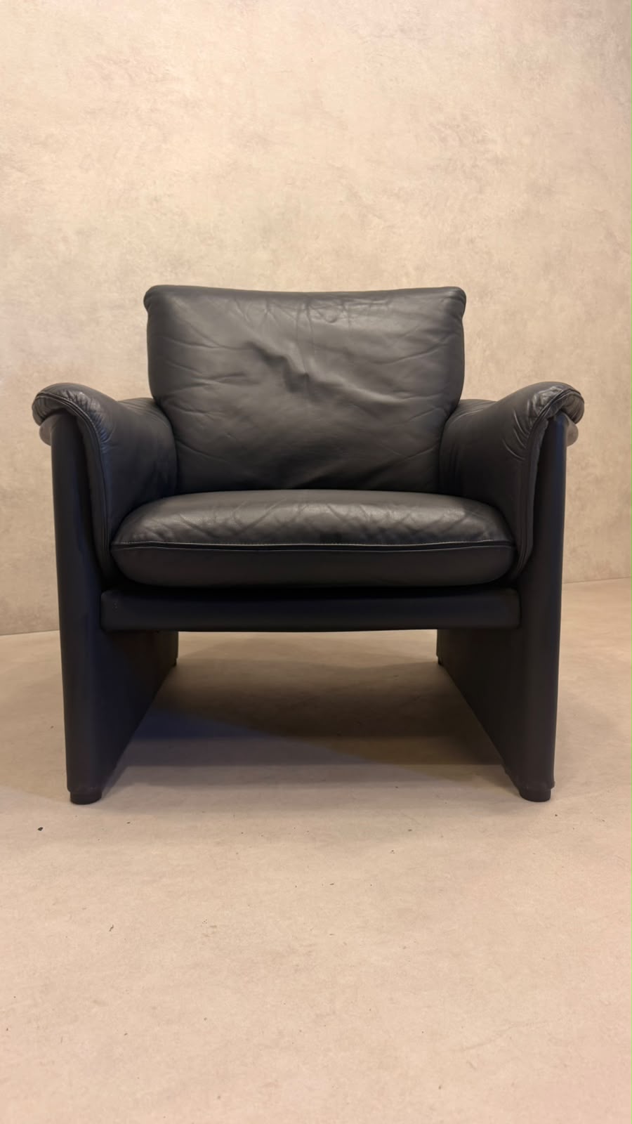 COR Zento Ledersessel in Dunkelblau aus Leder