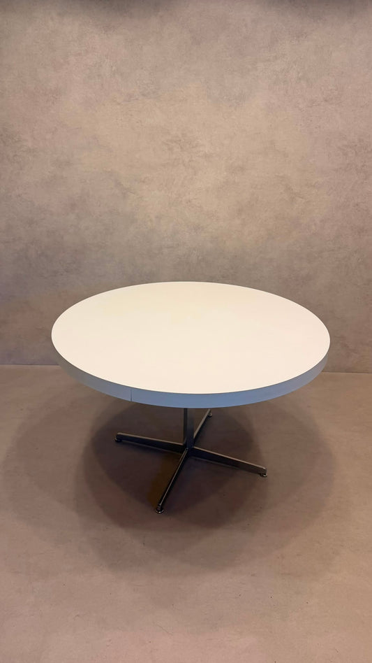 Space Age Esstisch rund Weiss mit Chromfuss 70er