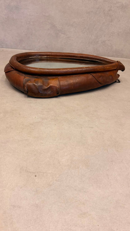 Schweizer Leder Pferdekummet Wandspiegel aus dem 20. Jh.