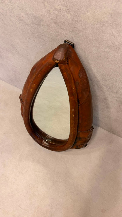 Schweizer Leder Pferdekummet Wandspiegel aus dem 20. Jh.