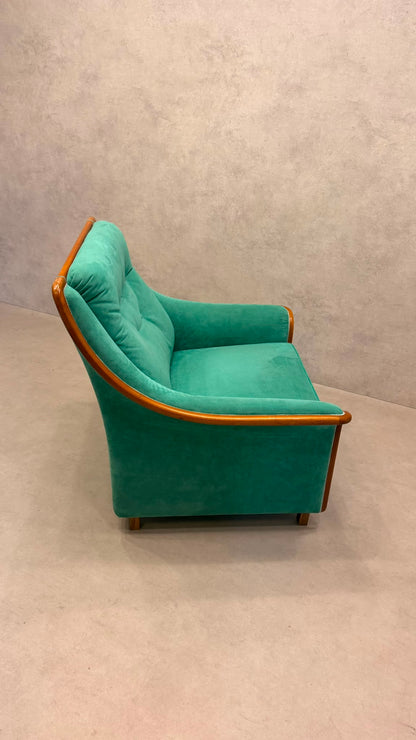 Vintage Sessel grün mit Holzrahmen – Retro Ohrensessel