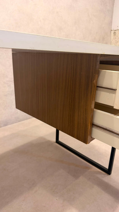 Vintage Schreibtisch mit zwei Schubladen und Metallgestell