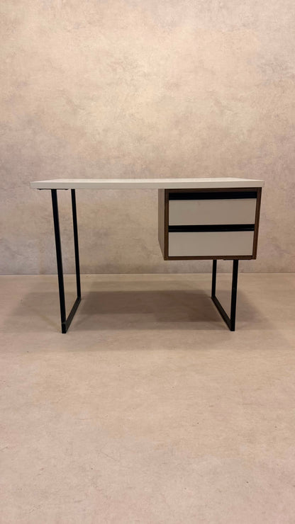 Vintage Schreibtisch mit zwei Schubladen und Metallgestell
