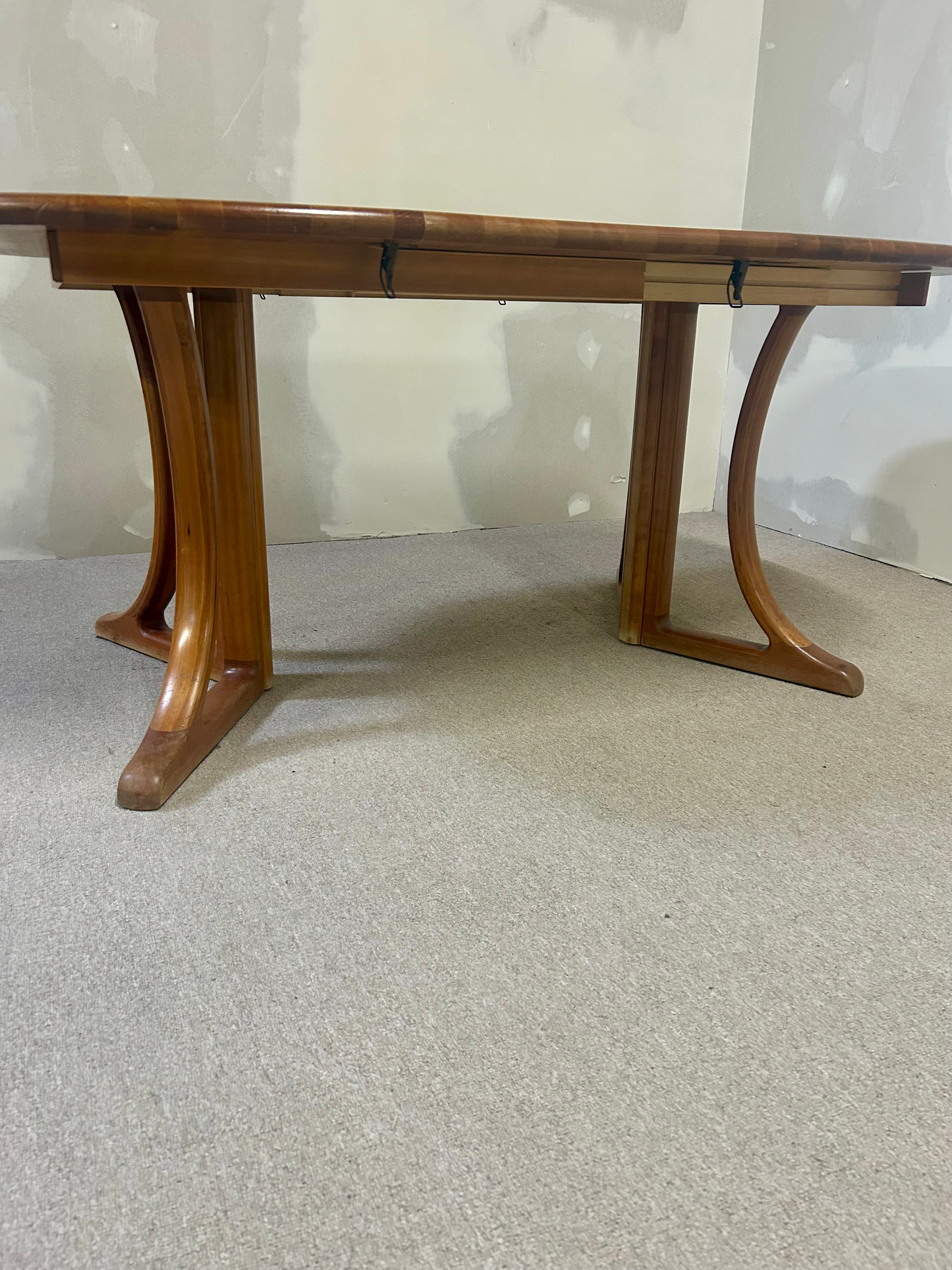 Ovaler ausziehbarer Varde Esstisch Teakholz Mid-Century