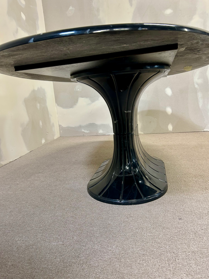 Italienischer Esstisch aus Kunststein Nero-Marquina-Finish