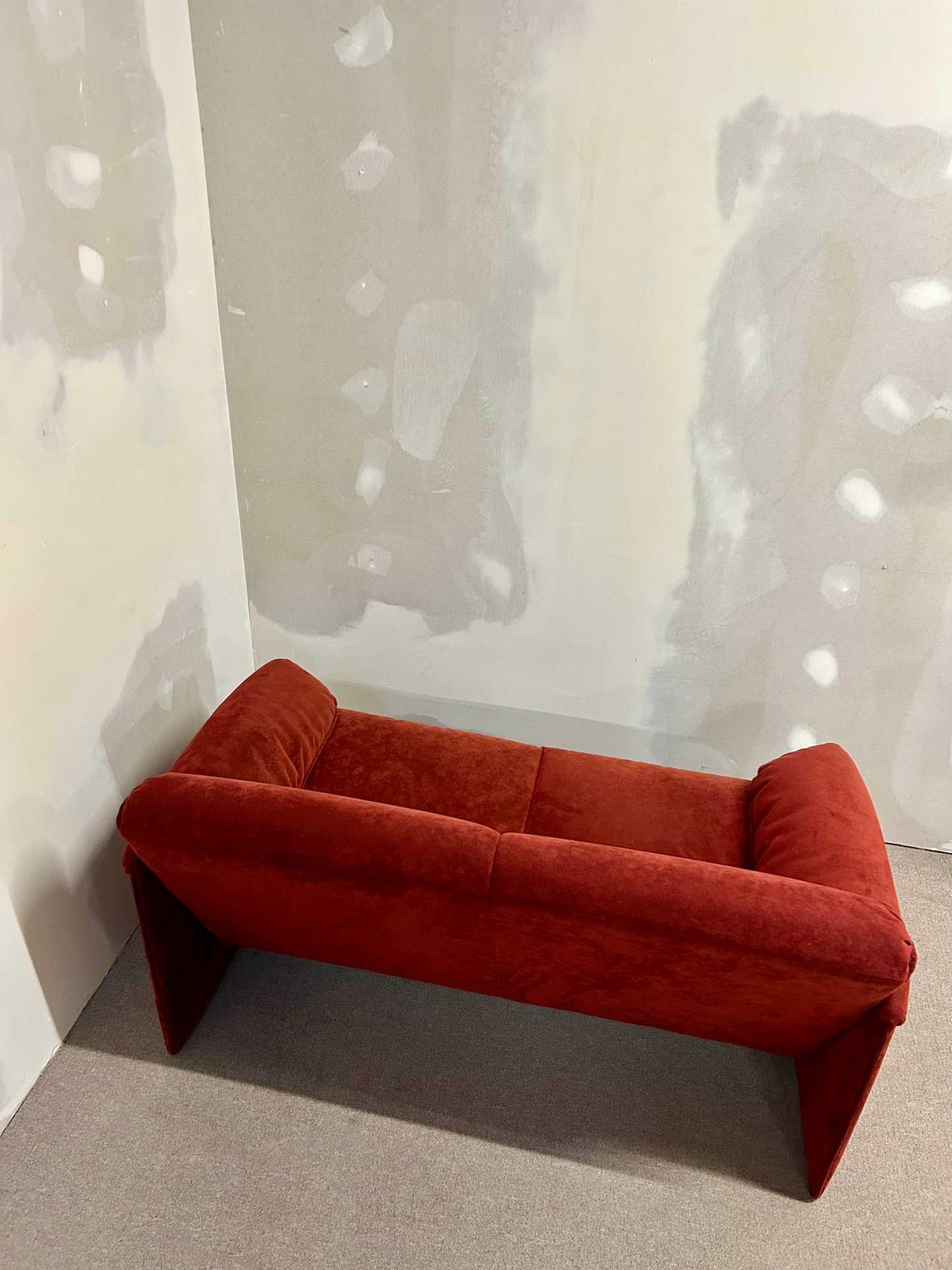 Leolux Bora Bora Sofa 2 Sitzer Alcantara rot